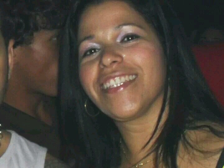 Ariana, Vascaína, Administradora, Adora Inventar moda na Cozinha e Encontrar os Amigos. Surpreender é a minha palavra chave.