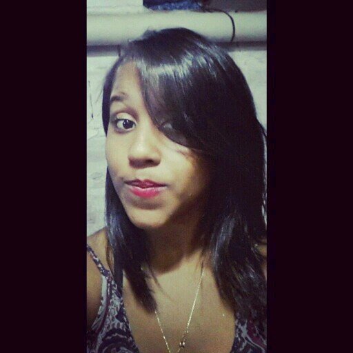 Tudo não passa de lembranças, agora você está no seu devido lugar, que o passado não me incomode, agora é hora de viver!