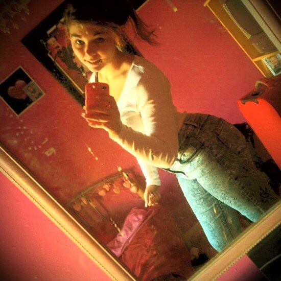 Add me on bbm- 2afd373d 
Follow me- @HannahDines
Believe what you want, do what you want and be what you want... !