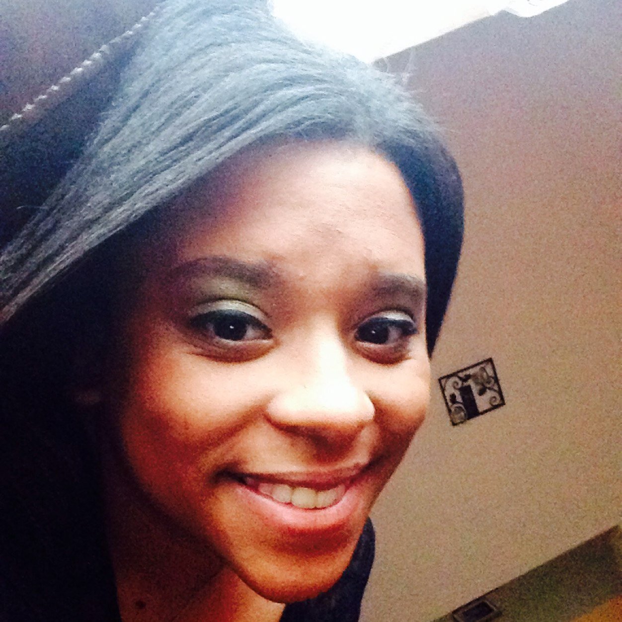 DesireeARoberts's profile picture. #2glam2giveadamn