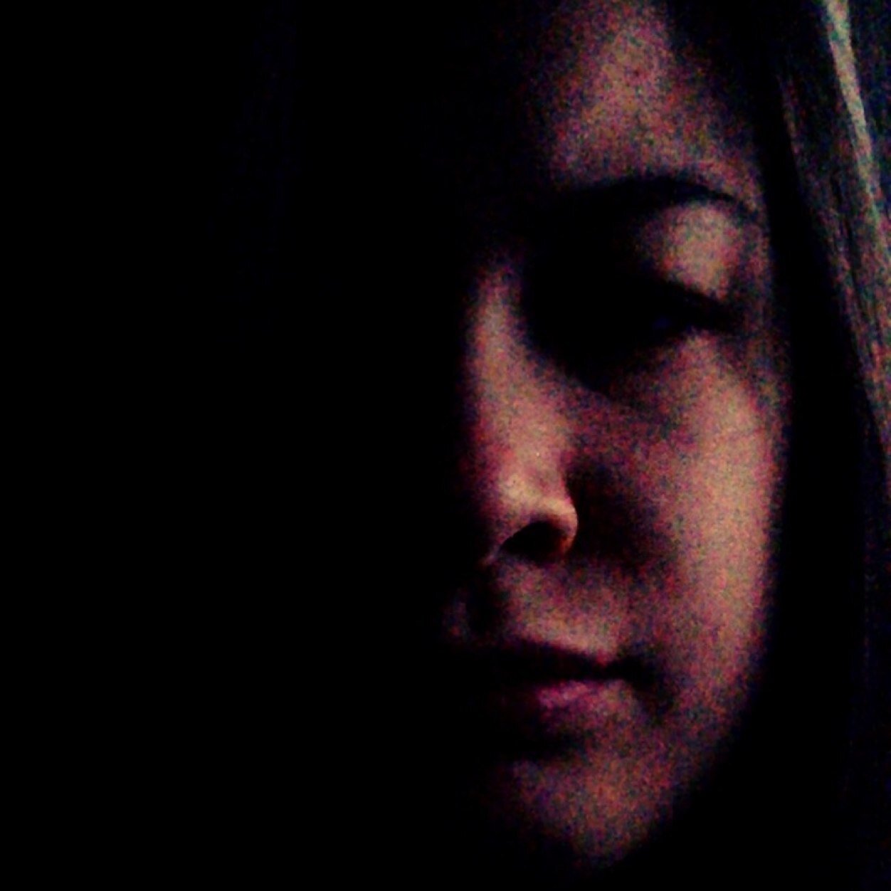 nilgunerengezgn's profile picture. Hep B planları yaparak riske girmeyerek,deliler gibi sevip de söylemeyerek yaşadık, yaşıyoruz.