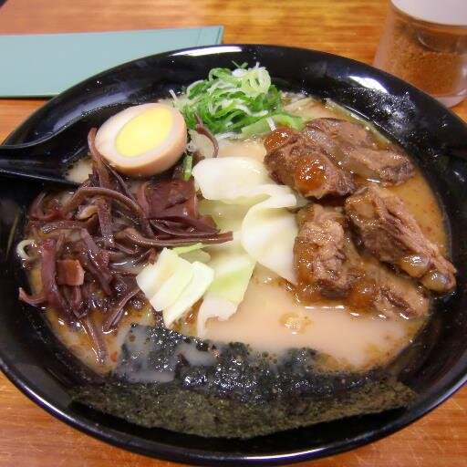 FXの過去データを利用して、時間帯や曜日ごとに特徴的な値動きが無いかを分析しています。