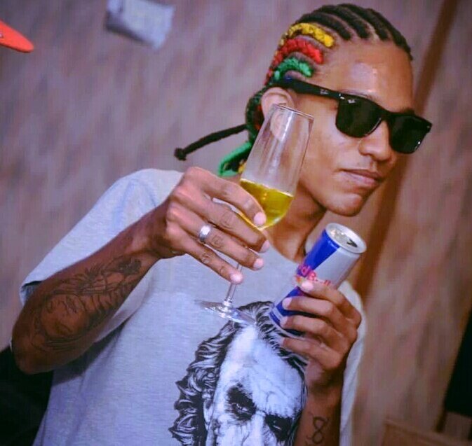Hoje eu vivo, antes do Rap eu só vagava instagram: FJones_FreeSide C2 Corporation