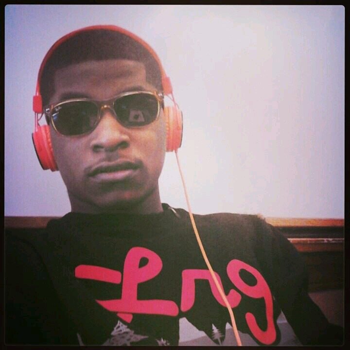 recording artist \music producer\tattoo artist
Contact info : GINANTBANKS@GMAIL.COM 
http://t.co/yDxO3p01wH
http://t.co/Cyb8JDohDk