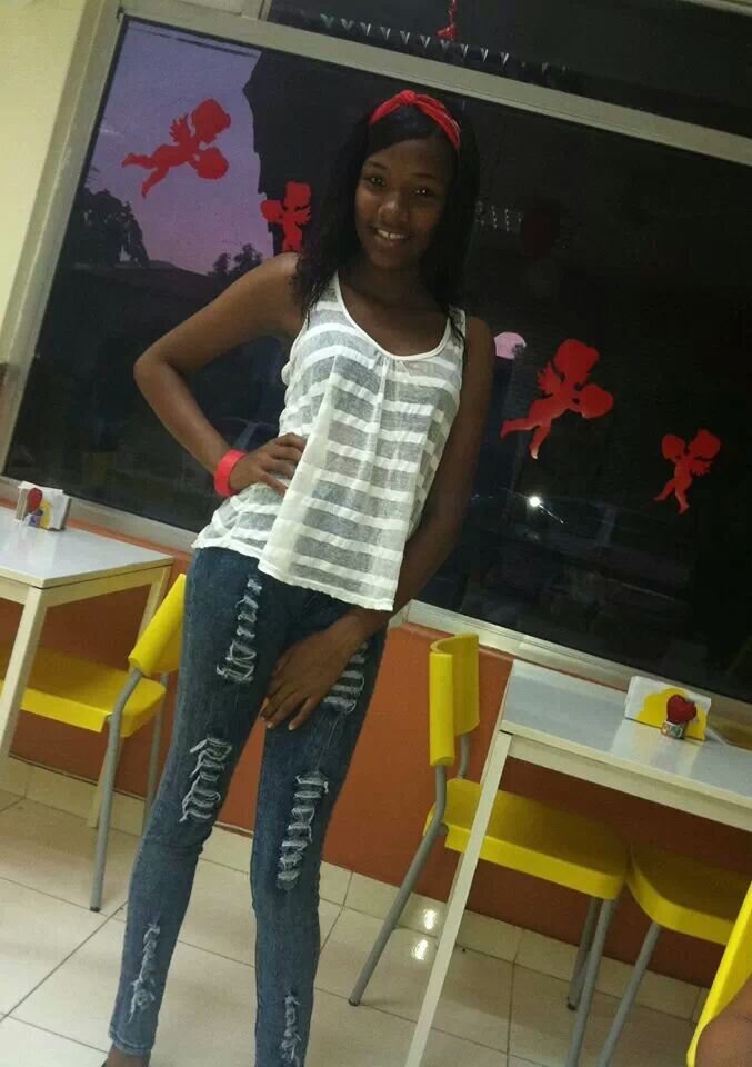 Mi nOmbre →(SØrÄnGeL) ♥♥ My Bƒƒ NØhELî...
   ♥♥♥ DiMe LîNdÄ Te ReBoSÄtE D´ ØDîîO.. ♥♥♥