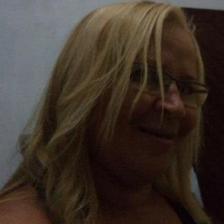 Me segue,que sigo de volta...