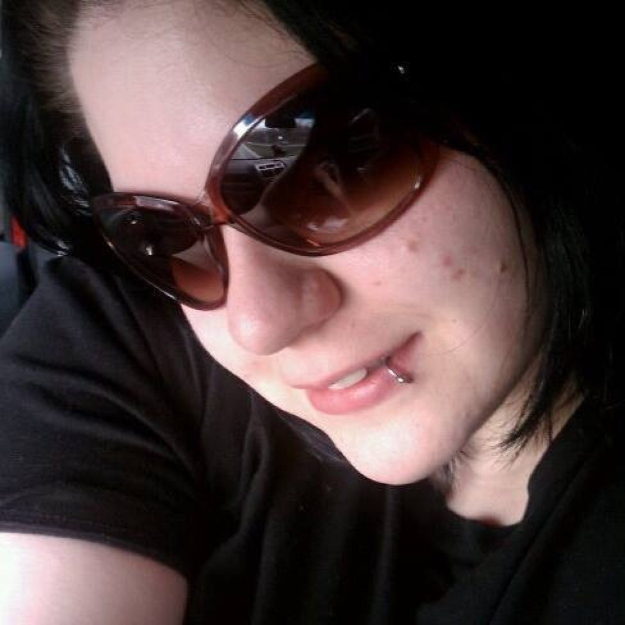 ClarkelLaRoux's profile picture. I'm Liz 27 from manchester ct! I'm living my life to the fullest and it's going by quickly. Love  my feeds to the things that make me Clarkel