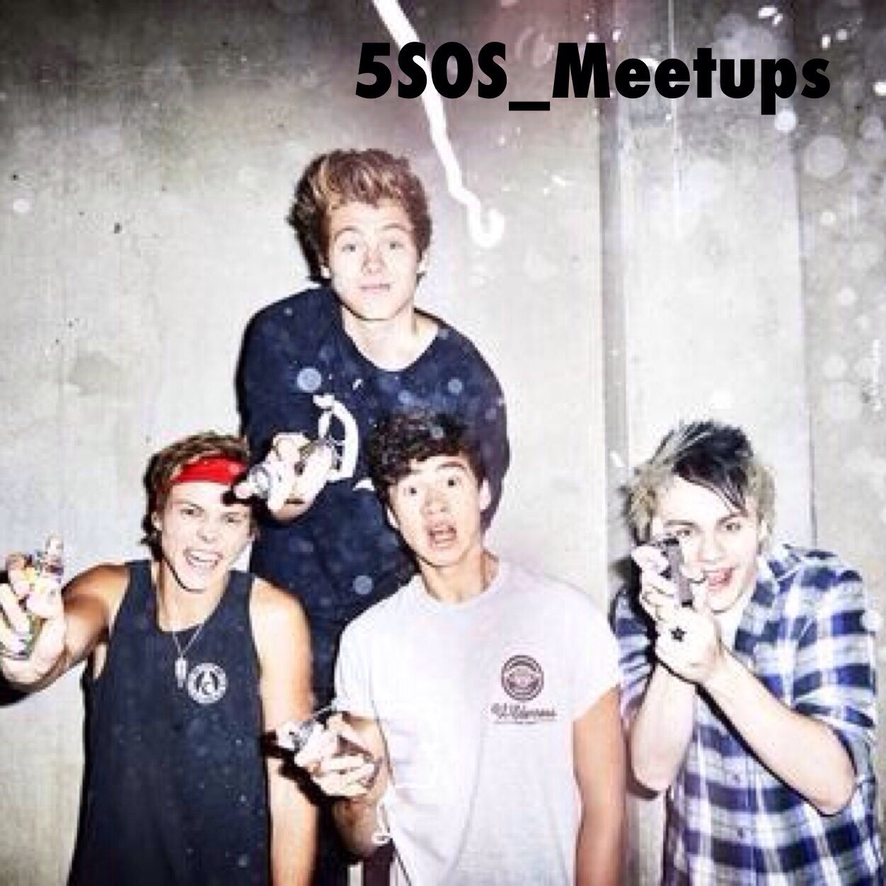 Spreading the news about 5SOS Meetups! luke/4