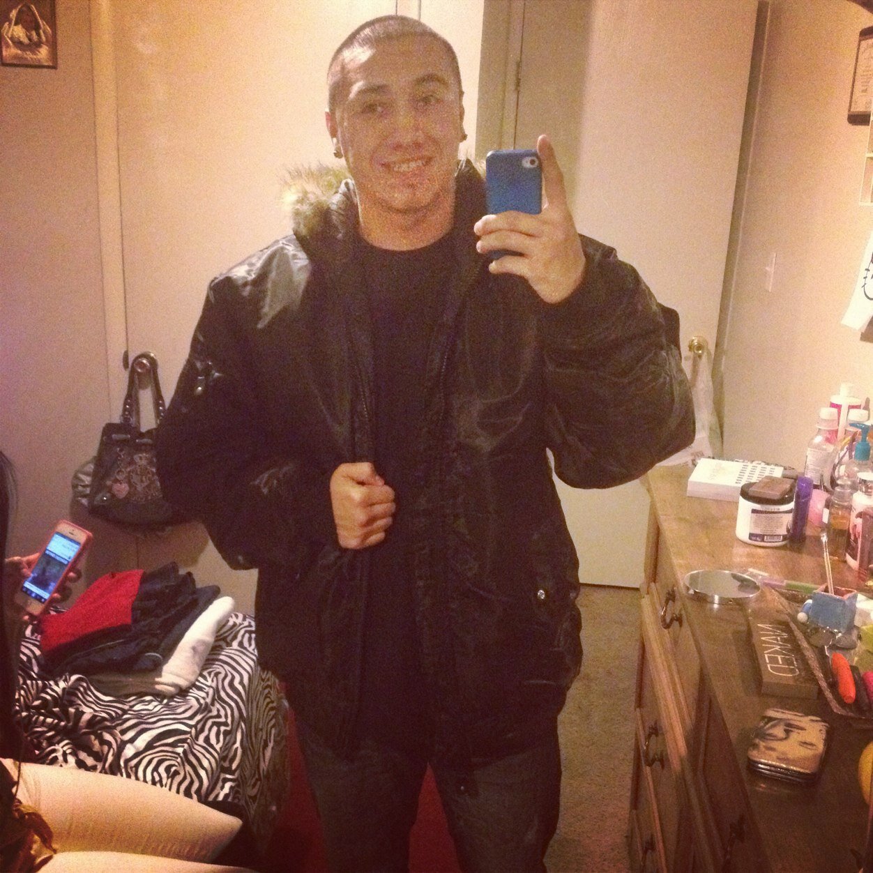 zano15's profile picture. 09/22/12 
On a mutha fukin paper chase