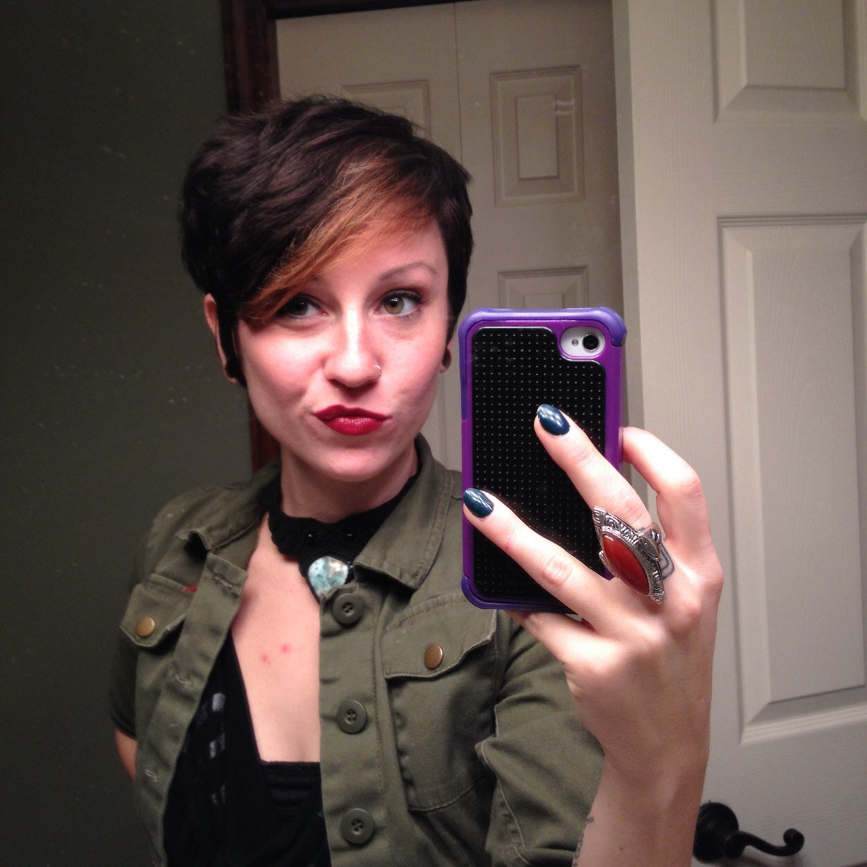 Loving life. Creative free spirit. Hair stylist. Permanent cosmetics. Make-up.
