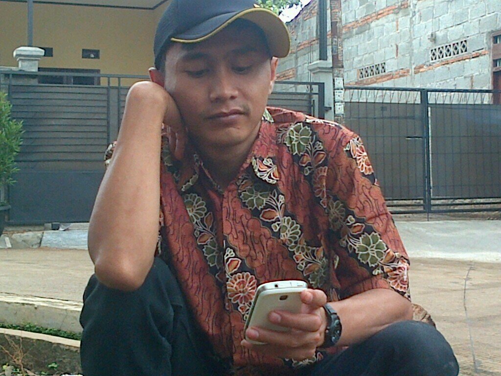 Bocah norak yg ingin sekali keliling Indonesia.. Kalo orang lain bisa, Kenapa lo nga bisa!..