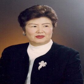 백합 최선을 다해서 배우고자 하는 열성
평생교육 노력하자.
구르는 돌에는 이끼가 끼지 않는다.