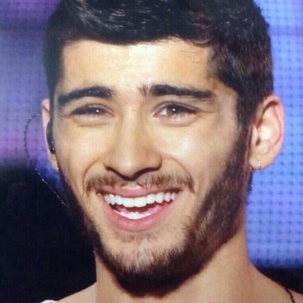 FREE FOLLOW SO FOLLOW @cerumeniall HELP HER REACH HER GOAL PLS ILY :)