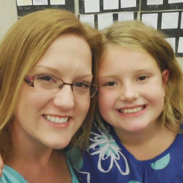 Teacher at DMPS in Iowa and ESL teacher for VIPKID, China. LOVE teaching and working on financial freedom. . .