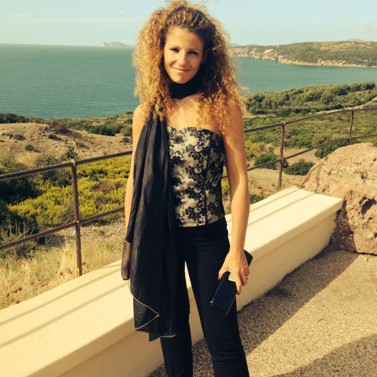 DambrosioMonica's profile picture. Napoletana di casa a Roma. Amo il mare e i suoi immensi fondali, la buona cucina, il buon vino, gli amici, e lascio facebook per twitter!