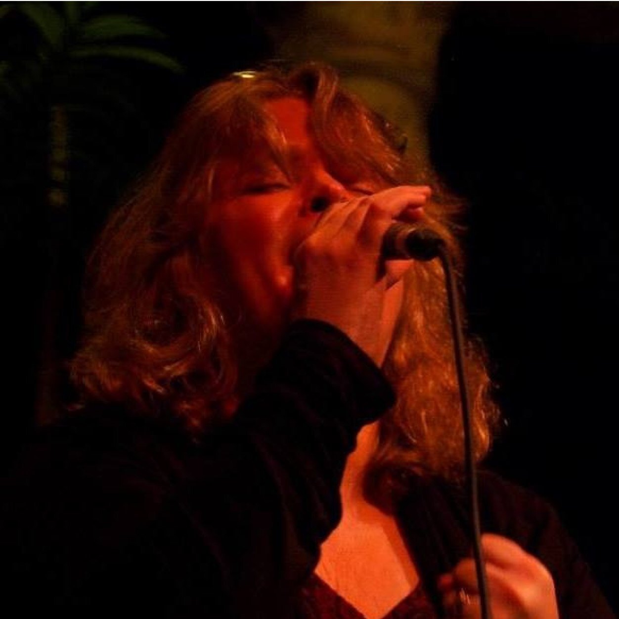 Alioopnana's profile picture. podcast host “Find Your Joy”Art wellness, Healing and wellness through art Singer/Songwriter, painter, author, poet, blogger, public speaker