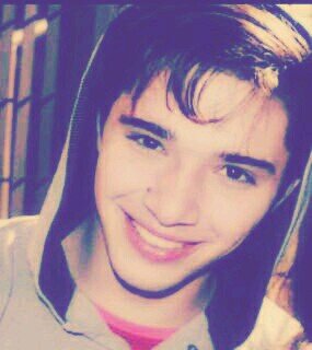 Serrano me sigue desde el  21/04/13  22:48 y me marco un favorito❥