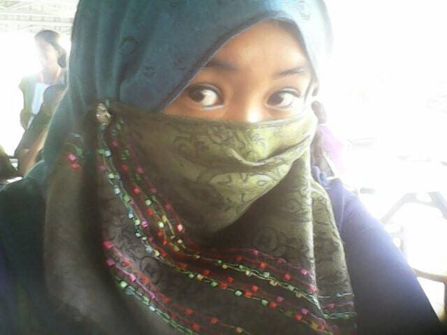 Me.Student.Bach in Business Mngment