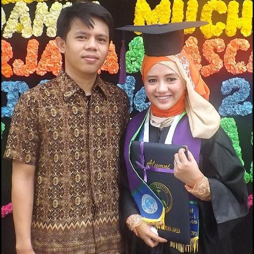 Aku hanya wanita biasa yang berusaha menjadi luar biasa