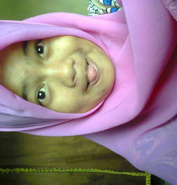 Follow juga: @ApryYanti2
