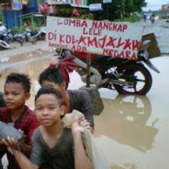 JalanKalbar's profile picture. Kami Juga Bagian Dari NKRI, Kenapa Kami di Abaikan? Apa kami harus Boikot Pemilu 9 April 2014 Baru Diperdulikan? Percuma memilih wakil yg tak bersuara utk kami!