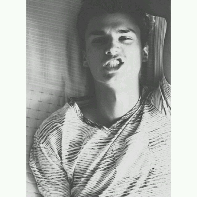 Phoenix||18 years old||Roadie for 5SOS & One Direction||Single/Descriptive/Gay||18t RP||FL/RP