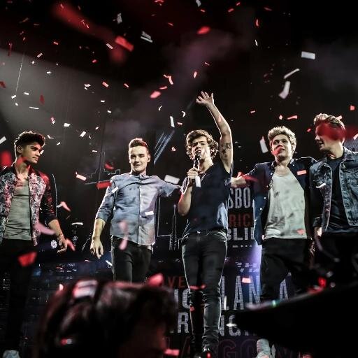 Follow @BriitishIrish1D
