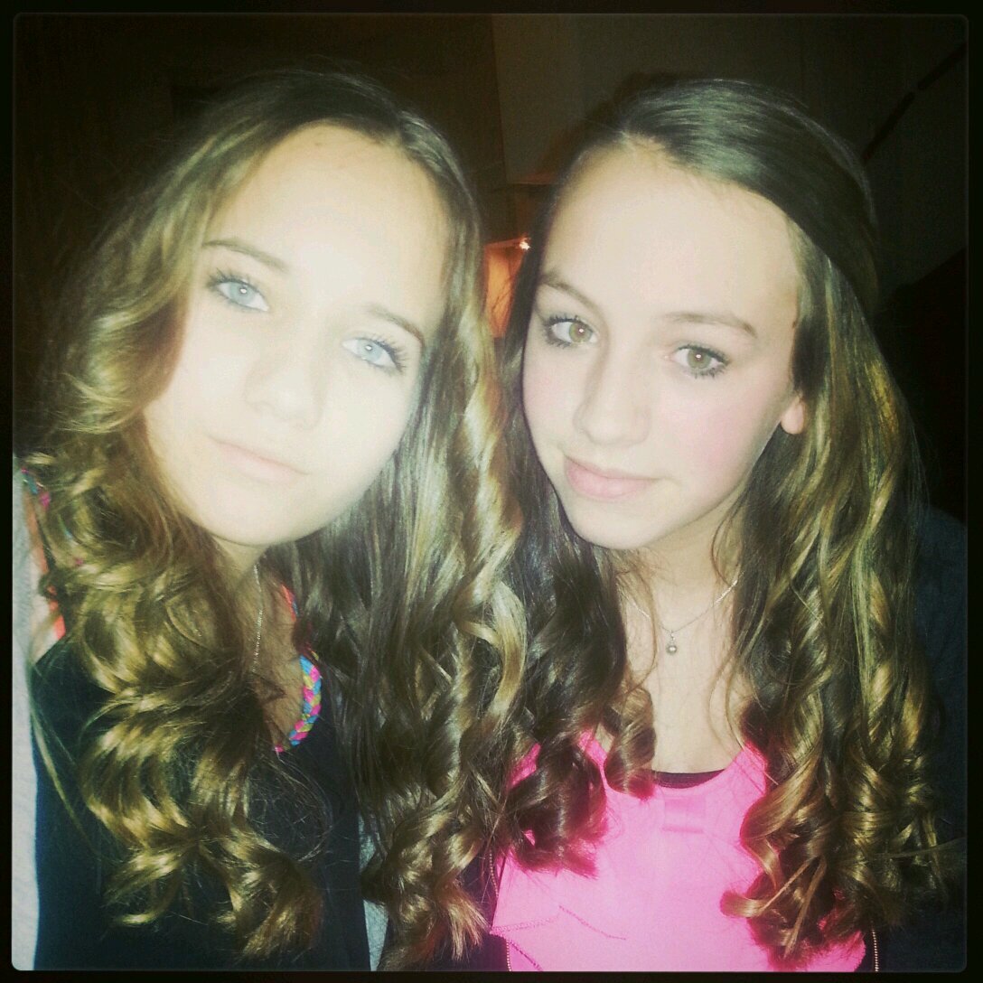 I love my real friends, friends who are always there for me and help me those are my real friends♥♥