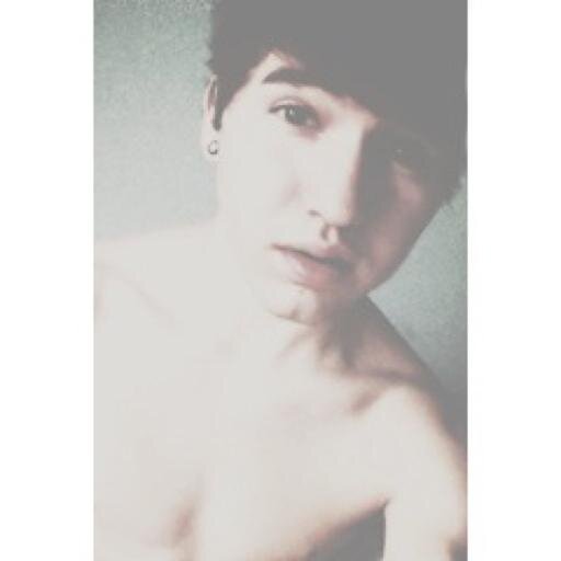 written in these walls are the storys that i cant explain {•SWS•ATL•5SOS•OneDirection•}