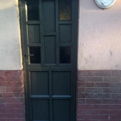 we manufacture,suplier,remove&install quality aluminium.we hv guarantee all doors &windows even showers&balustrade.gcalekachristian@gmail.com 0842765942