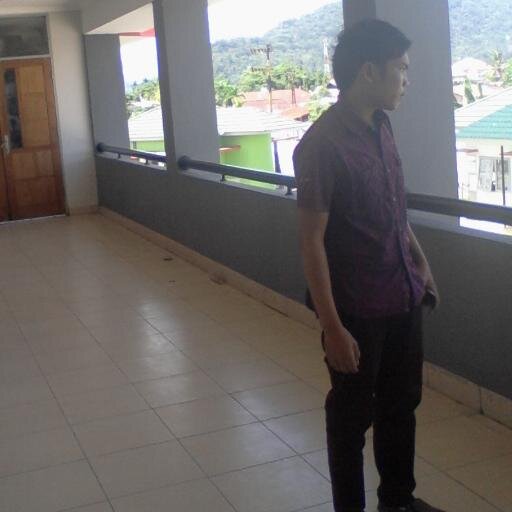 Pendengar musik | Mdah senyum,walaupun snyum nx gak mnis | klo d follow, so followback | Accounting 12