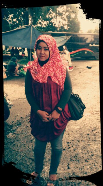 IisTresnwati's profile picture. Wanita yang selalu belajar menjadi lebih baik