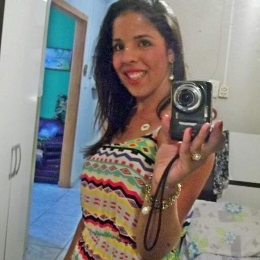 Feliz ou não, a lei da vida é seguir em frente com a cabeça erguida e superar tudo que está por vir.