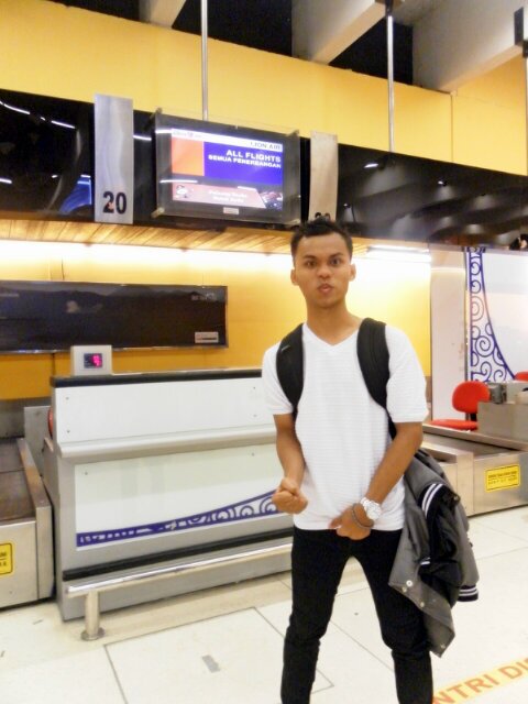 Just ordinary people, So follow me ..