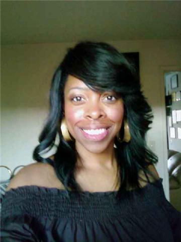 r_street's profile picture. 