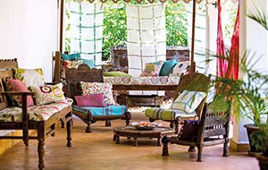Moyseys interiors
kingsbridge
01548 852168
Carpets & flooring
Soft furnishings and fabrics
Made to measure curtains & blinds. 
Design and colour advice