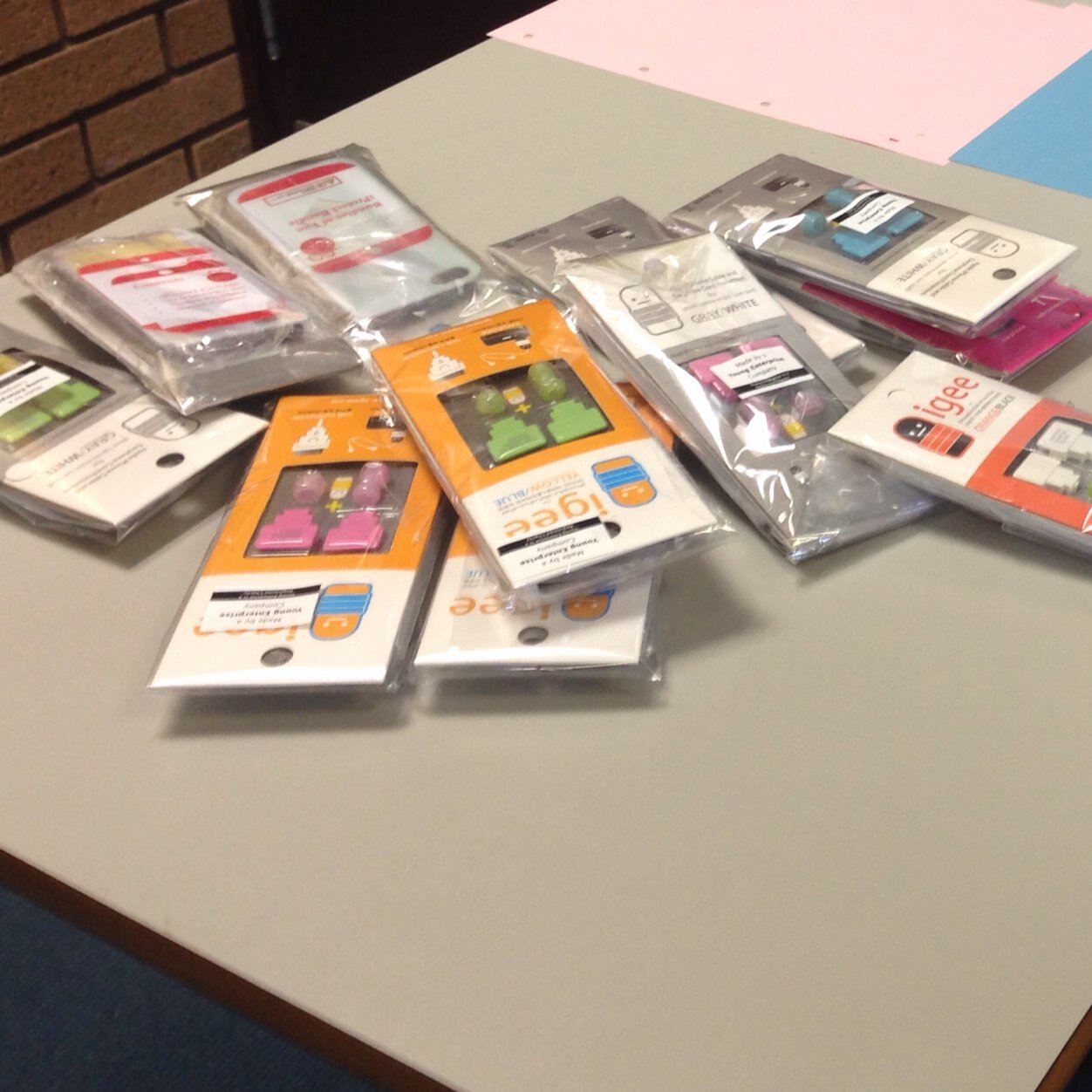 Young enterprise company : BundlesOfFun - Iprotect and retro bundles For orders contact bundlesoffun13@yahoo.co.uk
Or DM us.