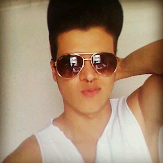Modelo, Corresponsal en Paparazzi Tv . Estudiante Mvz