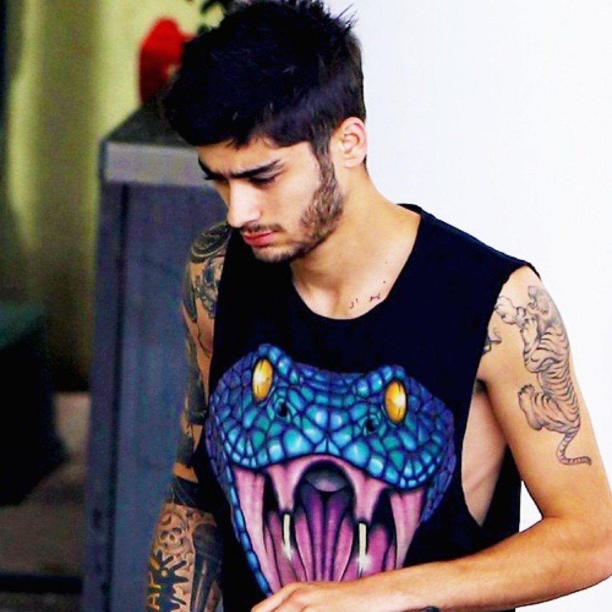 Harryblinkaye's profile picture. Its just what i imagined, im lost in my bedroom