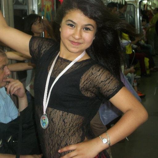 bailarina de arabe y comparsa