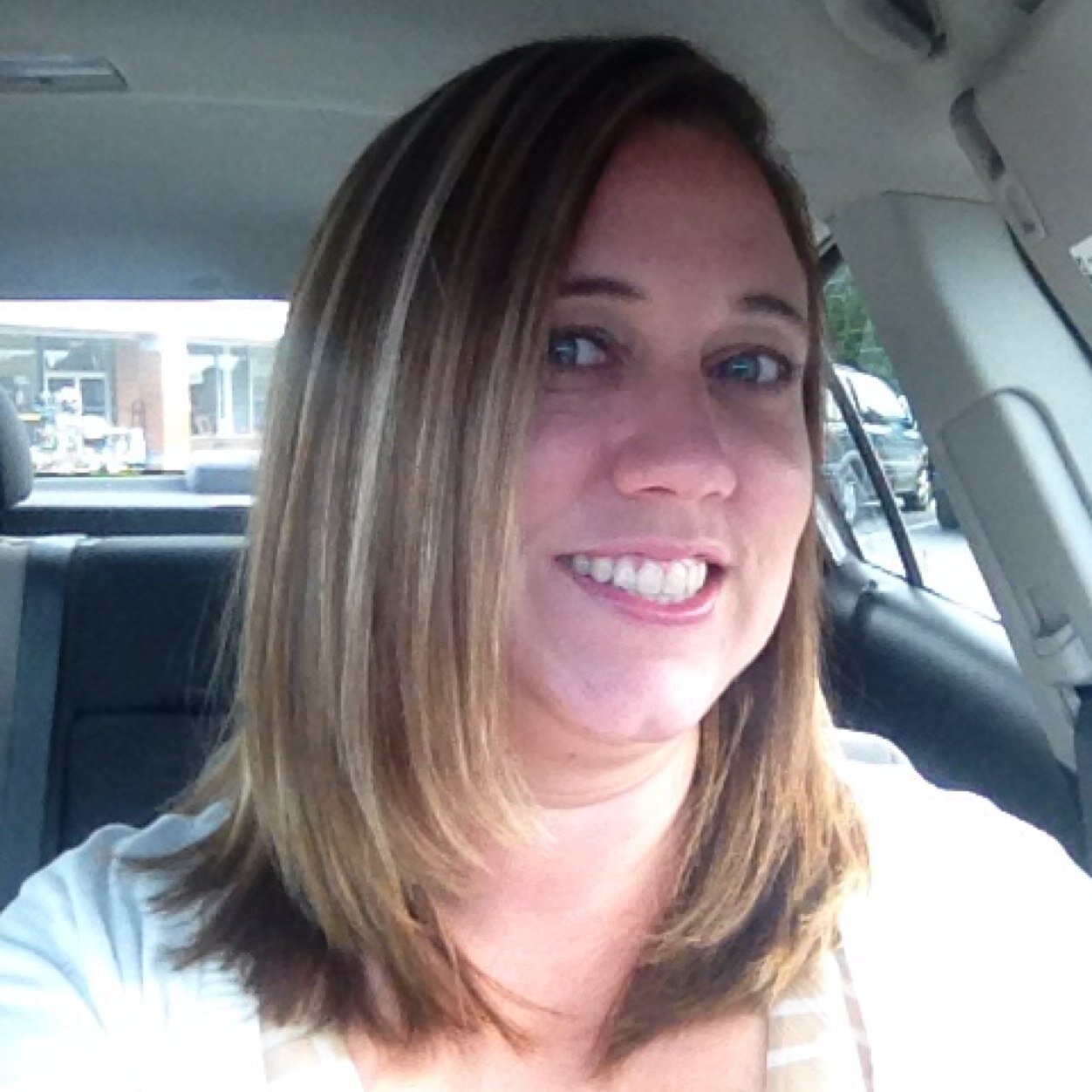 Jenniferjniya's profile picture. Born and raised a GA girl, living in NC since 2005, 11 year old daughter, football fanatic, and loves life!