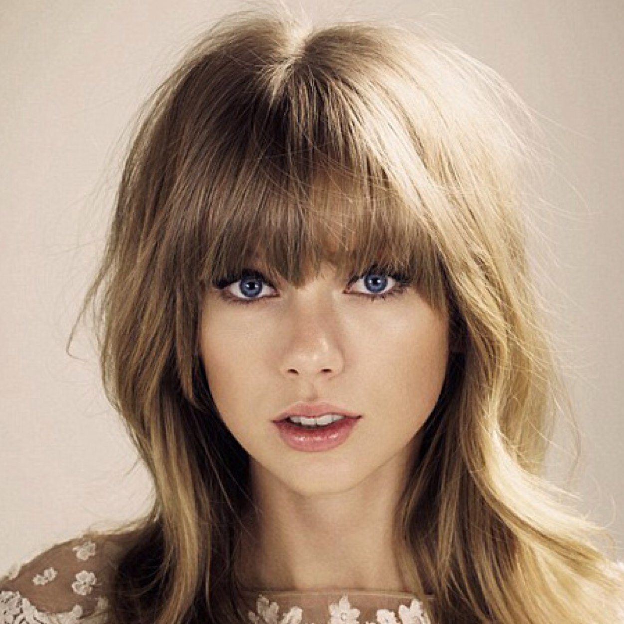 Follow this account ! If you are a SWIFTIE! ❤️❤️❤️ Thanks Lovelies| LOS ANGELES