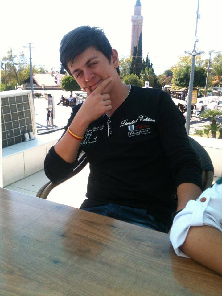 CicinIbrahim's profile picture. Bir insana zorla sevdiremezsin kendini, Bana güven diyemezsin. O bunu hissetmiyorsa, Tek bir söz söyleyebilirsin: -Sen Bilirsin!