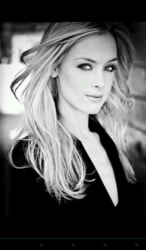 Tamsin_Valkubus's profile picture. A mercenary and bounty hunter working for Dark Fae. #Single #Bisexual #Valkubus #LostGirl [18+]