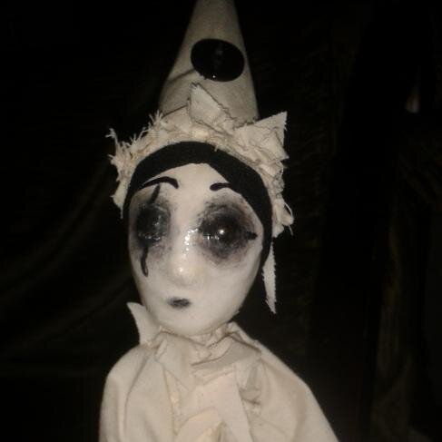 TrippetCastle's profile picture. Sussex doll artist who doesn't want to grow up.