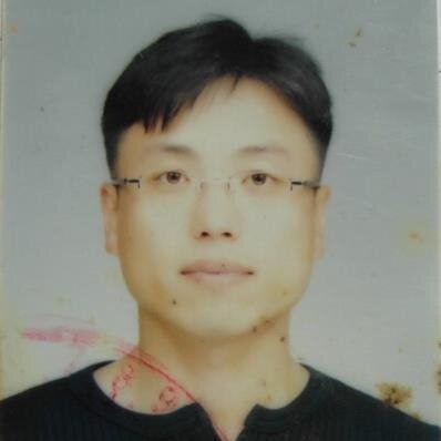 LeeNJYolsa's profile picture. 이남종 민주열사께서 '박근혜 퇴진! 특검 실시!'를 외치며 2013년 1월 31일 17시 42분에 분신, 동학농민혁명 120주년 갑오년 2014년 1월 1일에 운명하신 후 2일에 급히 만든 '시민장례위원회 공식계정'...이젠 열사님 관련글과 추모내용들을 올리고 알티함. 부활과 운명!