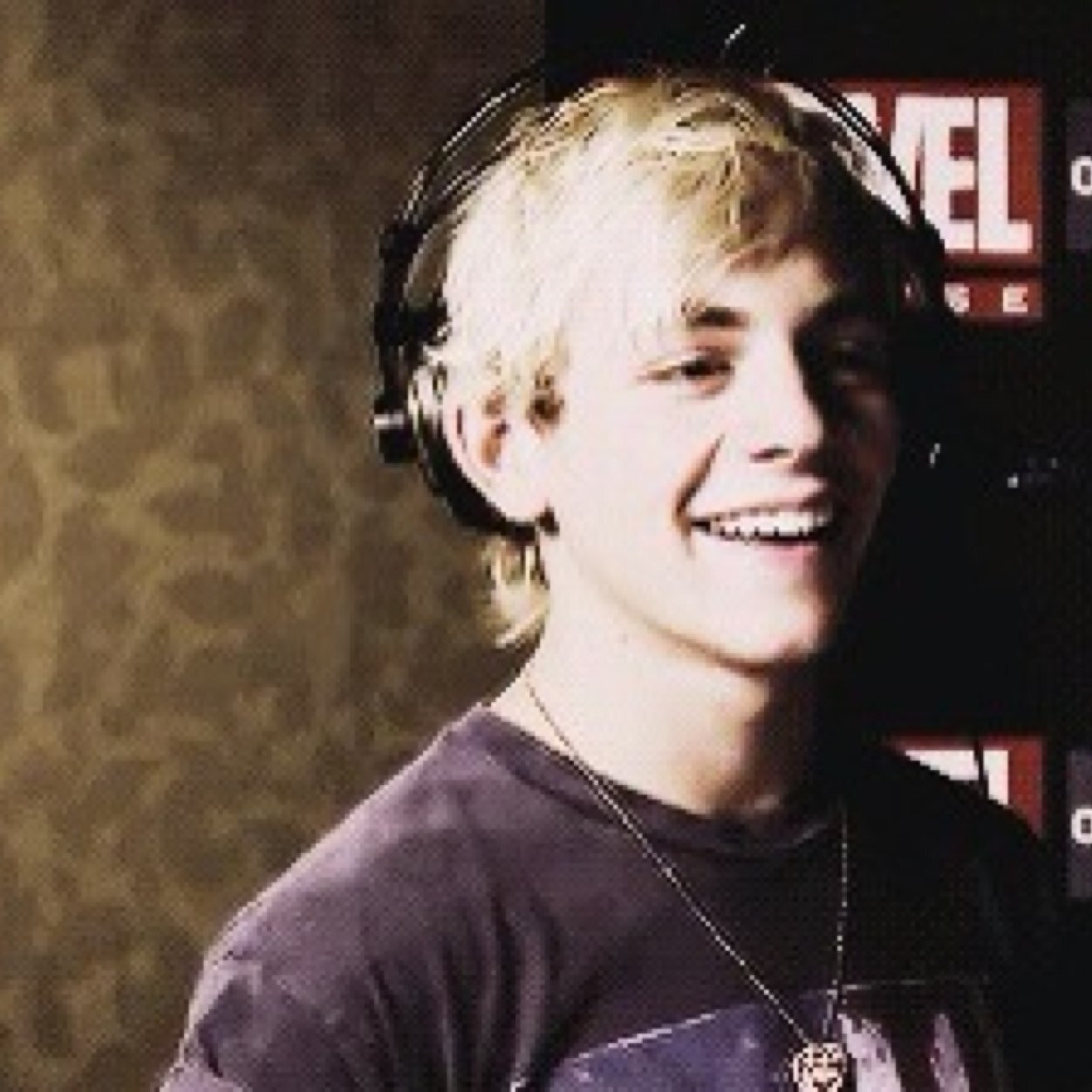 crazy4rossyR5's profile picture. 