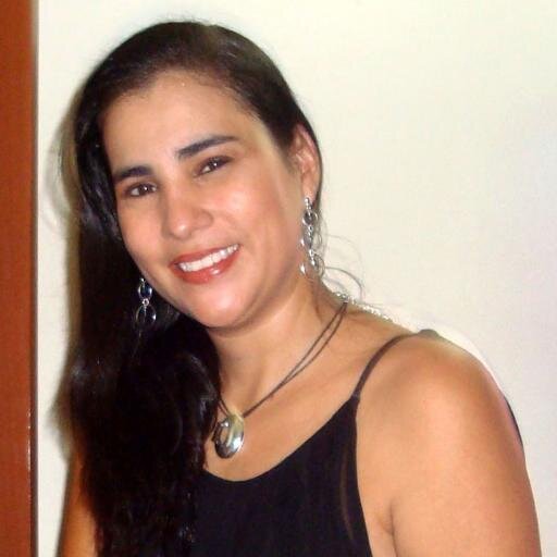 mabecama's profile picture. Dibujante de arquitectura y Diseñadora Gráfica Independiente.