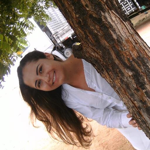 Viva, Ame, Sorria, Tente, Arrependa-se e Continue Tentando!!!  
FISIOTERAPEUTA com muito orgulho... Cristã, Solteira...