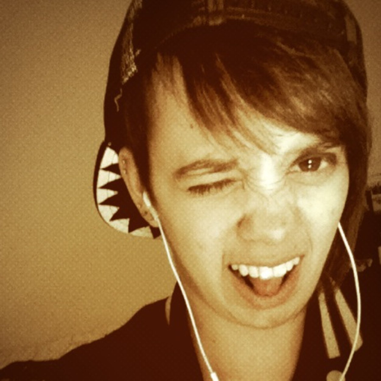 Felhala's profile picture. Dance like no one is watching.